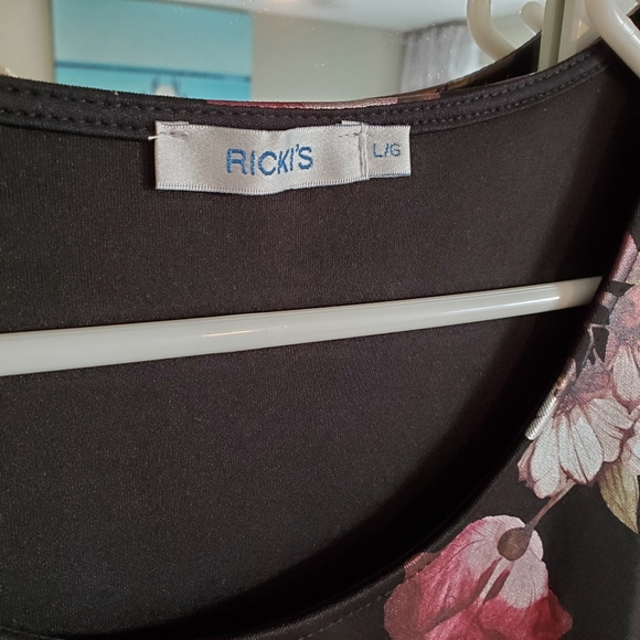 Structured Peplum Top - Picture 3 of 3